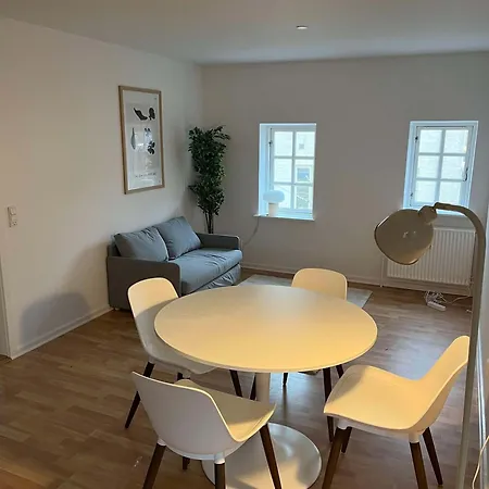 Lovely In Center Apartment